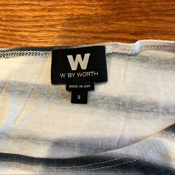 W by Worth Black & White Stripe Short Sleeve Rouched Shoulder Top Small - Picture 5 of 9